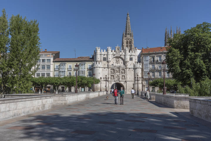 03 - Burgos - ciudad - puente de Santa Maria y Arco de Santa Maria